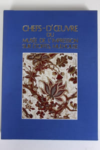 Chefs d'oeuvre de l'impression sur étoffes, Mulhouse [3 volumes]. Publication dirigée par Jacqueline Thomé-Jacqué conservateur du Musée de l’Impression sur étoffes, Mulhouse avec la collaboration de Véronique de Bruignac conservateur-adjoint du Musée. Rédacteur responsable : Takahiko Sano
