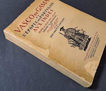 Vasco de Gama ou l’épopée des Portugais aux Indes. Texte de Jean-Paul Alaux illustré d’aquarelles de Gustave Alaux peintre de la Marine et de documents anciens - Illustrations de Gustave ALAUX