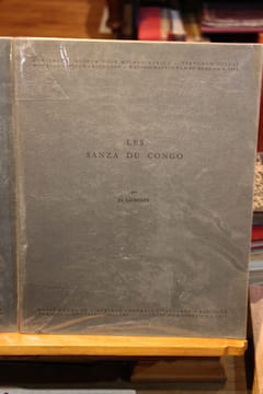 Les cordophones du Congo belge et du Ruanda-Urundi [2 volumes]. [Congo belge] Laurenty, Jean-Sébastien