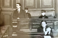 Cour d'Assises, box des accusés.