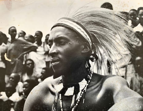 Visages et scènes de danse dans un village.. (AFRIQUE) ANONYME.