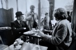 William S. Burroughs, Brion Gysin et Raphaël Sorin. Paris, café Rouquet, 1975.. FRAUDREAU (Martin).