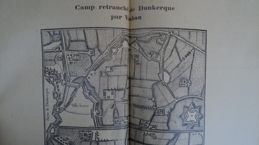 Cours de fortification. Etude historique de la fortification passagère. Volume de planches seul.