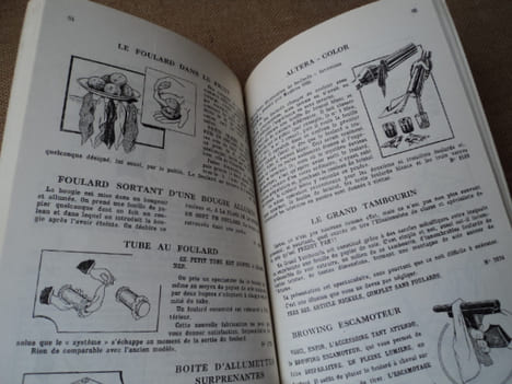 FOIRE DE MAGIE. Catalogue avec un choix important de tours de scène, salon, de poche, etc.... MAYETTE A.