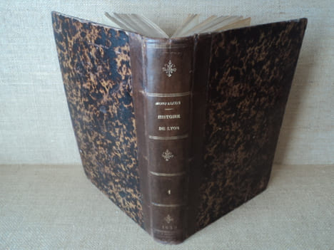 HISTOIRE DE LA VILLE DE LYON, revue par C. Breghot du Lut et A. Péricaud (Tome 1 seul).. MONFALCON J.-B.