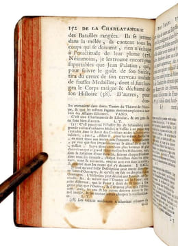 De la charlatanerie des savans; par Monsieur Menken. Avec des Remarques critiques de différens auteurs. MENCKE, Jean Burckard