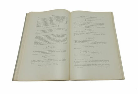 Eléments de théorie des Quanta de la mécanique ondulatoire