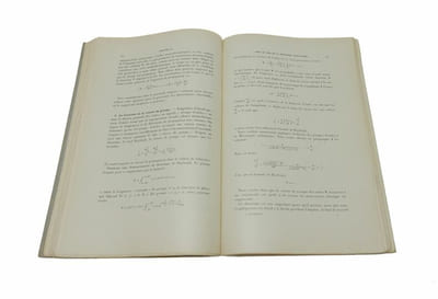 Eléments de théorie des Quanta de la mécanique ondulatoire