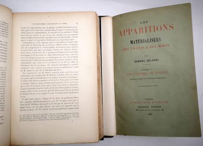 Les Apparitions matérialisées des vivants et des morts