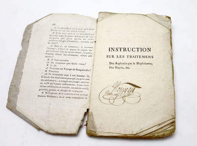 Instruction sur le traitement des asphyxiés par les gaz méphitiques, des noyés, etc