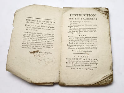 Instruction sur le traitement des asphyxiés par les gaz méphitiques, des noyés, etc
