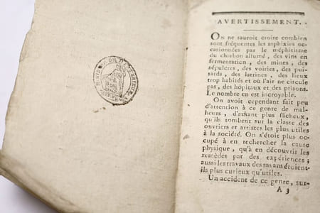 Instruction sur le traitement des asphyxiés par les gaz méphitiques, des noyés, etc