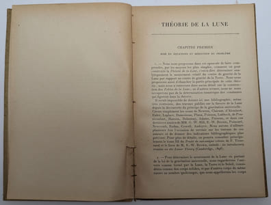 Théorie de la Lune