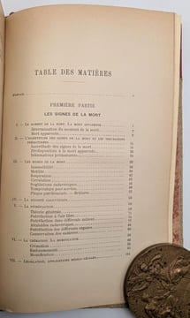 Cours de médecine légale de la Faculté de Paris. La mort et la mort subite. BROUARDEL, Paul