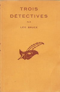 TROIS DÉTECTIVES