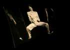 [Photographie originale figurant  David Bowie sur scène entouré de deux danseurs.. [BOWIE David].