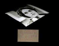 [Photographie originale figurant un portrait d'Isabelle Adjani réalisé sur le tournage du film Adèle H. de François Truffaut].