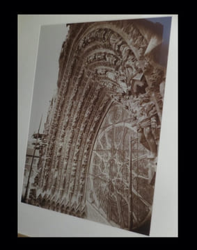 [Photographies fin XIXème sur papier albuminé figurant le portail central de la Cathédrale de Reims].. TROMPETTE (Joseph).