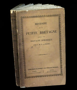 Histoire de la Petite Bretagne appelée aussi Bretagne armorique.. BUSSY (A.-M.-Louis de).