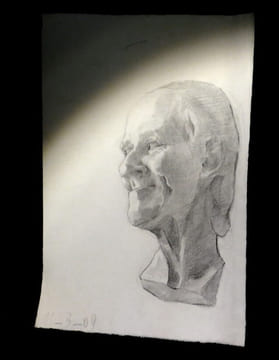 [Dessin au fusain figurant un portrait en profil de Voltaire].. [VOLTAIRE (François-Marie AROUET, dit)].