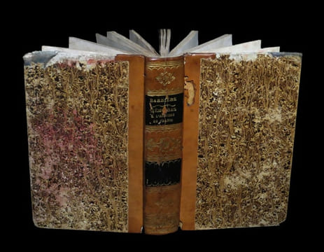 Mémoires de Madame du Hausset, femme de chambre de Madame de Pompadour & Extrait des Mémoires historiques et littéraires de Bachaumont  [in ...