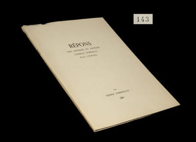 Répons [sic] une amphore, et soudain l'oiseau n'irrigue plus l'espace.