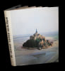 Le Mont Saint-Michel.. DEGUILEVILLE (Guillaume de) - BELZEAUX (Pierre, photographies de).