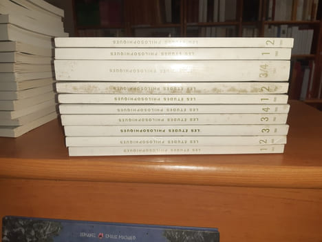 Les études philosophiques Revue trimestrielle publiée avec le concours du CNRS, du CNL et des Universités de Provence, Bordeaux, Dijon, Grenoble, ...