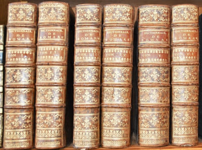 Dictionnaire raisonné universel d'histoire naturelle ; Contenant l'histoire des Animaux, des Végétaux et des Minéraux, et celle des Corps célestes, des Météores et autres principaux Phénomènes de la Nature ; Avec l'histoire et la description des Drogues simples tirées des trois Règnes ; Et le détail de leurs usages dans la Médecine, dans l'Economie domestique & champêtre, & dans les Arts & Métiers : Plus, une Table concordante des Noms Latins, & le renvoi aux objets mentionnés dans cet Ouvrage.