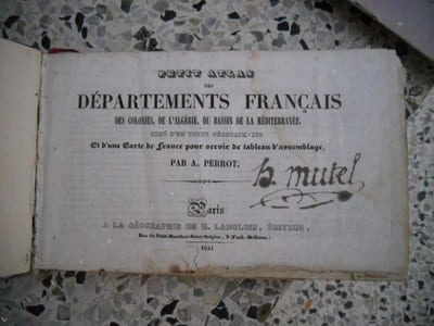Petit atlas des departements francais, des colonies, de l'Algerie, du bassin de la Mediterranee, ornee d'un texte geographique et d'une carte de France pour servir de tableau d'assemblage