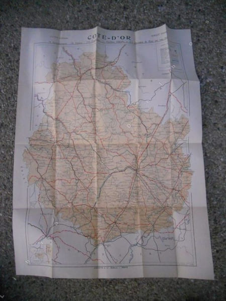 Grande carte de Cote-d'Or rempliee dans une couverture . Collectif