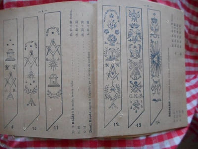 H:. Audouin - Catalogue de decors mac:. - Cordons, sautoirs, tabliers, bijoux, breloques, insignes, drapeaux, bannieres, jetons, medailles, plaquettes, epingles de cravates, broches 