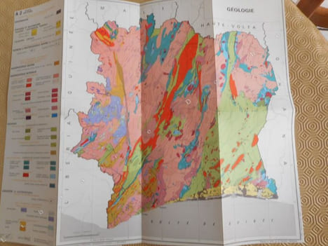 Carte geologique de la Cote-d'Ivoire - et - Notice explicative a la carte geologique de la Cote-d'Ivoire . Docteur Saffray