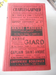 Annuaire Paris-Bijoux - 1963 : toutes les Adresses de Paris et de la Province (Suisse en partie) de la Bijouterie, Joaillerie, Orfèvrerie, Horlogerie, Diamants, Perles et Pierres Fines et Professions annexes.