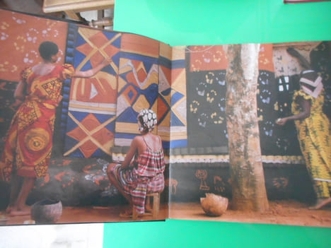 Tableaux d'Afrique - L'art mural des femmes de l'ouest. Margaret Courtney Clarke