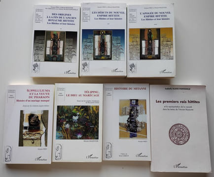 Lot de 7 livres sur les Hittites, comprenant : Les Hittites et leur histoire (trois volumes, 2007-2008). Histoire Du Mitanni, 2003 / Suppiluliuma et ...