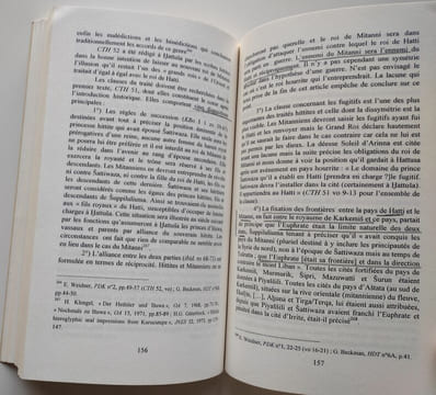 Lot de 7 livres sur les Hittites, comprenant : Les Hittites et leur histoire (trois volumes, 2007-2008). Histoire Du Mitanni, 2003 / Suppiluliuma et ...