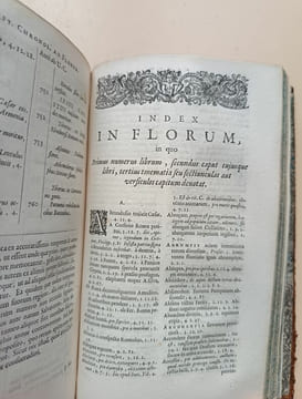 L. A. Florus cum notis integris C. L. Salmasii et selectissimis variorum accurante S. M. D. C. additus etiam L. Ampelius ex Bibliotheca Cl. Salmasii.. ...