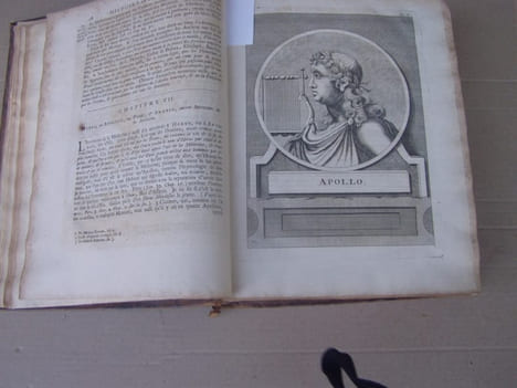 Histoire de la médecine, ou l'on voit l'origine & les progrés de cet art, de siecle en siecle; les sectes, qui s'y sont formees; les noms des ...