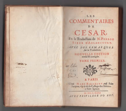 Les Commentaires de César, De la traduction de N. Perrot, Sieur d'Ablancourt Avec des remarques sur la traduction.Traduction seule. Nouvelle édition ...