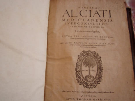 D. Andreae Alciati Mediolanensis jureconsulti celeberrimi responsa, libris novem digesta .. ALCIAT, Andreas,Andreas Alciatus