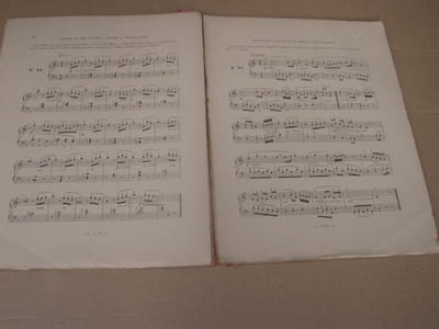 Aux jeunes pianistes : L'Art de déchiffrer a deux mains : 100 etudes élémentaires et progressives de Lecture musicale destinées à développer le sentiment de la mesure, de la mélodie et de l'harmonie,2é partie,de 51 a 99.