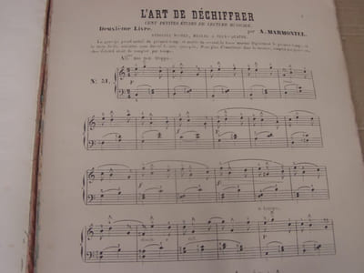 Aux jeunes pianistes : L'Art de déchiffrer a deux mains : 100 etudes élémentaires et progressives de Lecture musicale destinées à développer le sentiment de la mesure, de la mélodie et de l'harmonie,2é partie,de 51 a 99.