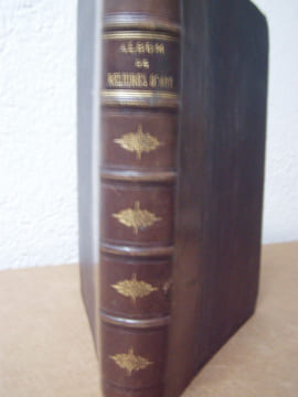 Collection de La Croix-Laval. Album de cent soixante et onze (171) reproductions de reliures d'art exécutées sur des éditions de grand luxe par les ...