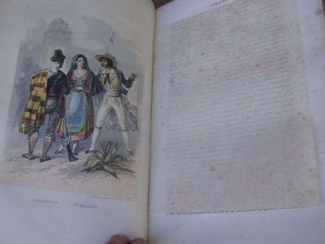 Voyage autour du Monde contenant: la description Geographique et Pittoresque des divers pays, l'esquisse des moeurs de chaque peuple; . CHAMPAGNAC et ...