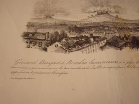 Grrrand bouquet à Bombes lumineuses, et à pluie de feu, qui devait suivre de près les artifices [...]- Lithographie originale en noir sur Velin ...