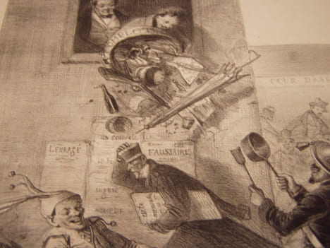 Le père si tendre avait promis (bis) / De fair’ égorger nos amis (bis) / Mais son coup a manqué / Grâce à nos bons jurés. / Dansons la Carmagnole, / ...