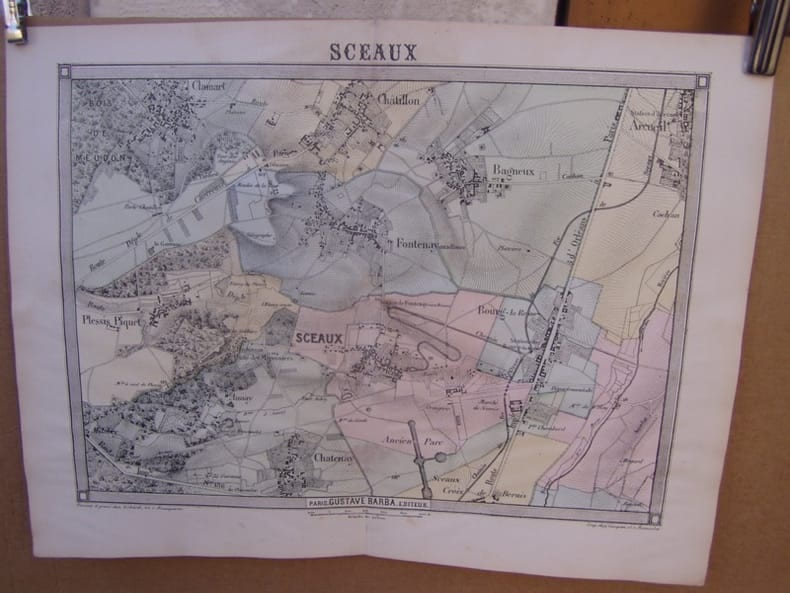 Sceaux,,carte topographique couleurs sur double page dessin&eacute;e et grav&eacute;es par EHRARD, tir&eacute;e de l'Histoire des environs du nouveau Paris.. LA BEDOLLIERE ...