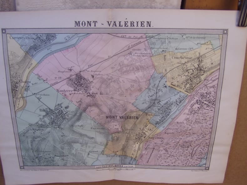 Mont-Val&eacute;rien,,carte topographique couleurs sur double page dessin&eacute;e et grav&eacute;es par EHRARD, tir&eacute;e de l'Histoire des environs du nouveau Paris.. LA ...