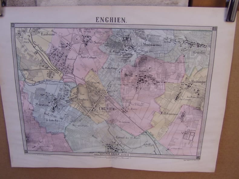  Enghien,,carte topographique couleurs sur double page dessin&eacute;e et grav&eacute;es par EHRARD, tir&eacute;e de l'Histoire des environs du nouveau Paris.. LA ...